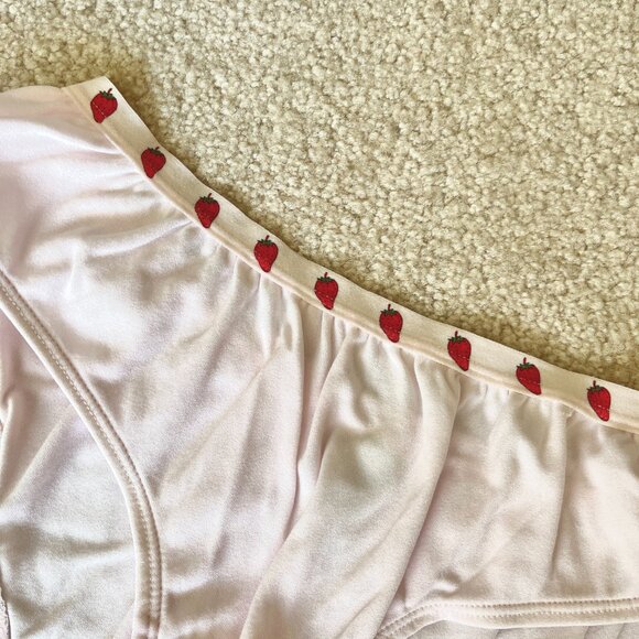 Baby Pink Panties with Strawberry Trim – Size XS 🍓 - Picture 5 of 5